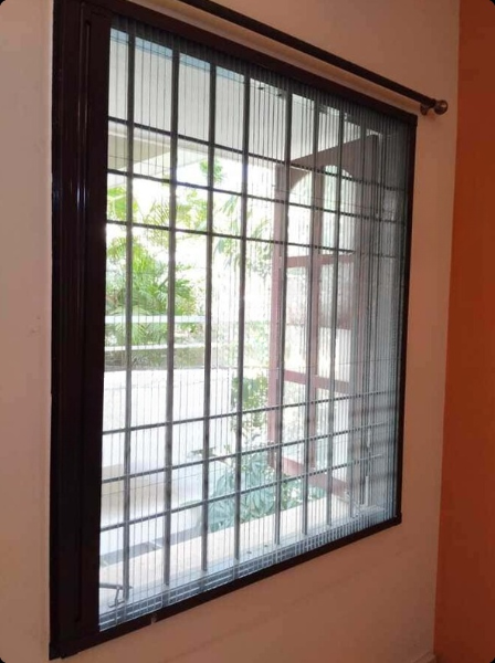 Mosquito net fitted on a window